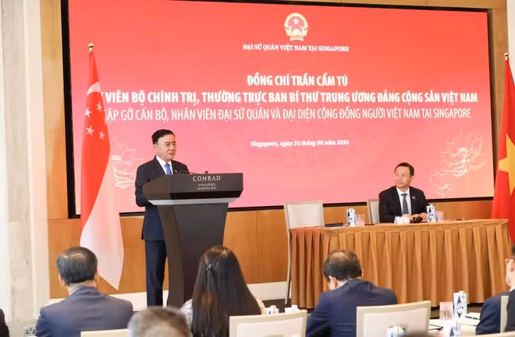 Thường trực Ban Bí thư Trần Cẩm Tú bày tỏ vui mừng nhận thấy cộng đồng người Việt Nam tại Singapore không ngừng lớn mạnh cả về số lượng lẫn chất lượng, luôn tâm huyết và sẵn sàng đóng góp vào tiến trình phát triển đất nước.
