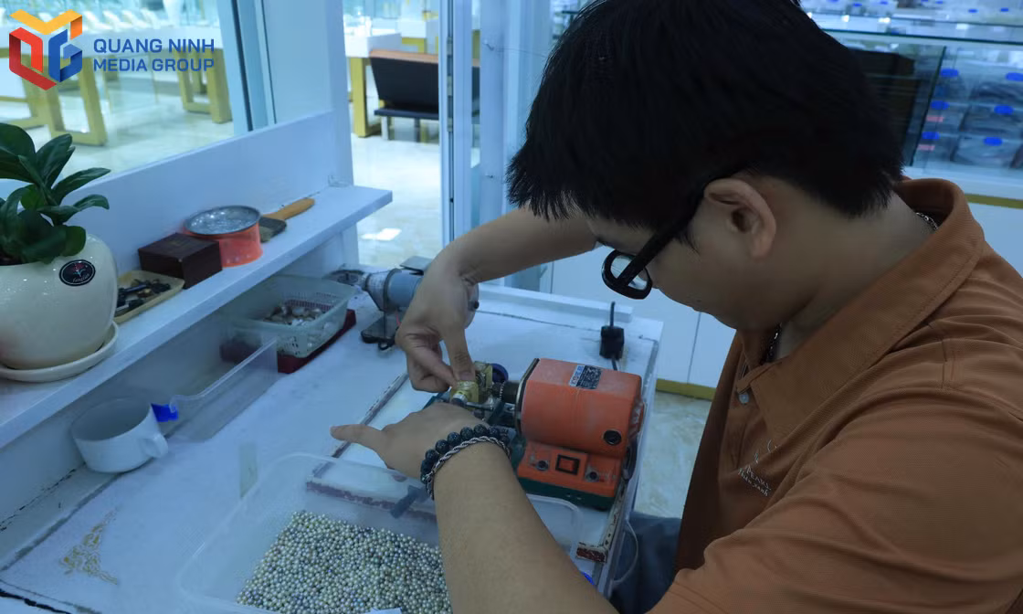 Tinh tế nghề nuôi cấy ngọc trai